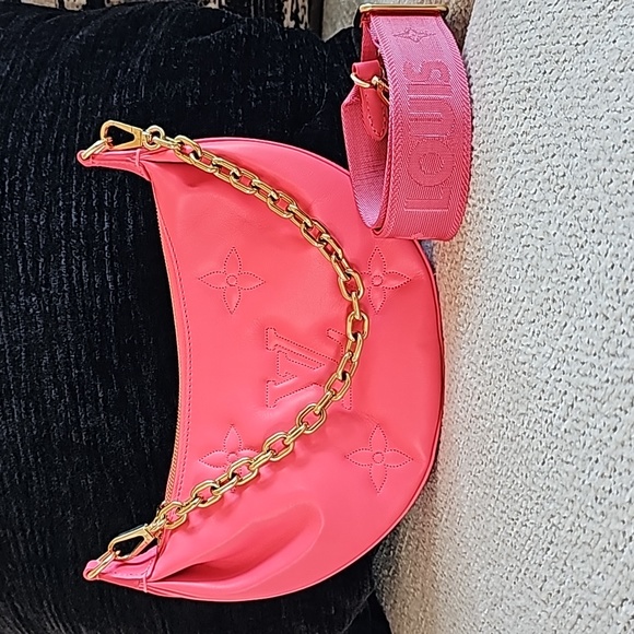 New w/o tag LV Coussin Over The Moon. - Picture 7 of 7